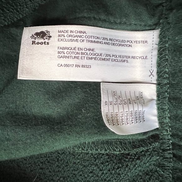 Roots Shorts Dark Green Beaver Logo Fleece Size M Drawstring Waist Cotton Blend - Picture 5 of 7